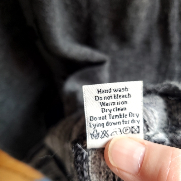 Frisenvang 100% Alpaca Grey Long Cardigan size Small - Picture 7 of 8